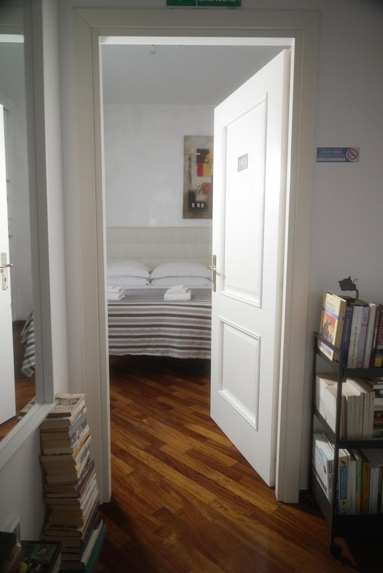 רומא Casa Mia Guesthouse מראה חיצוני תמונה